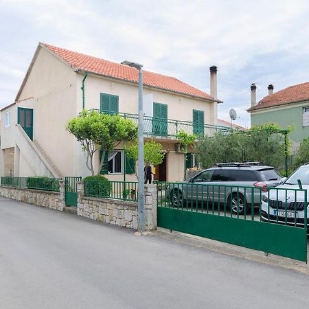 Apartments Ivana ムルテル エクステリア 写真