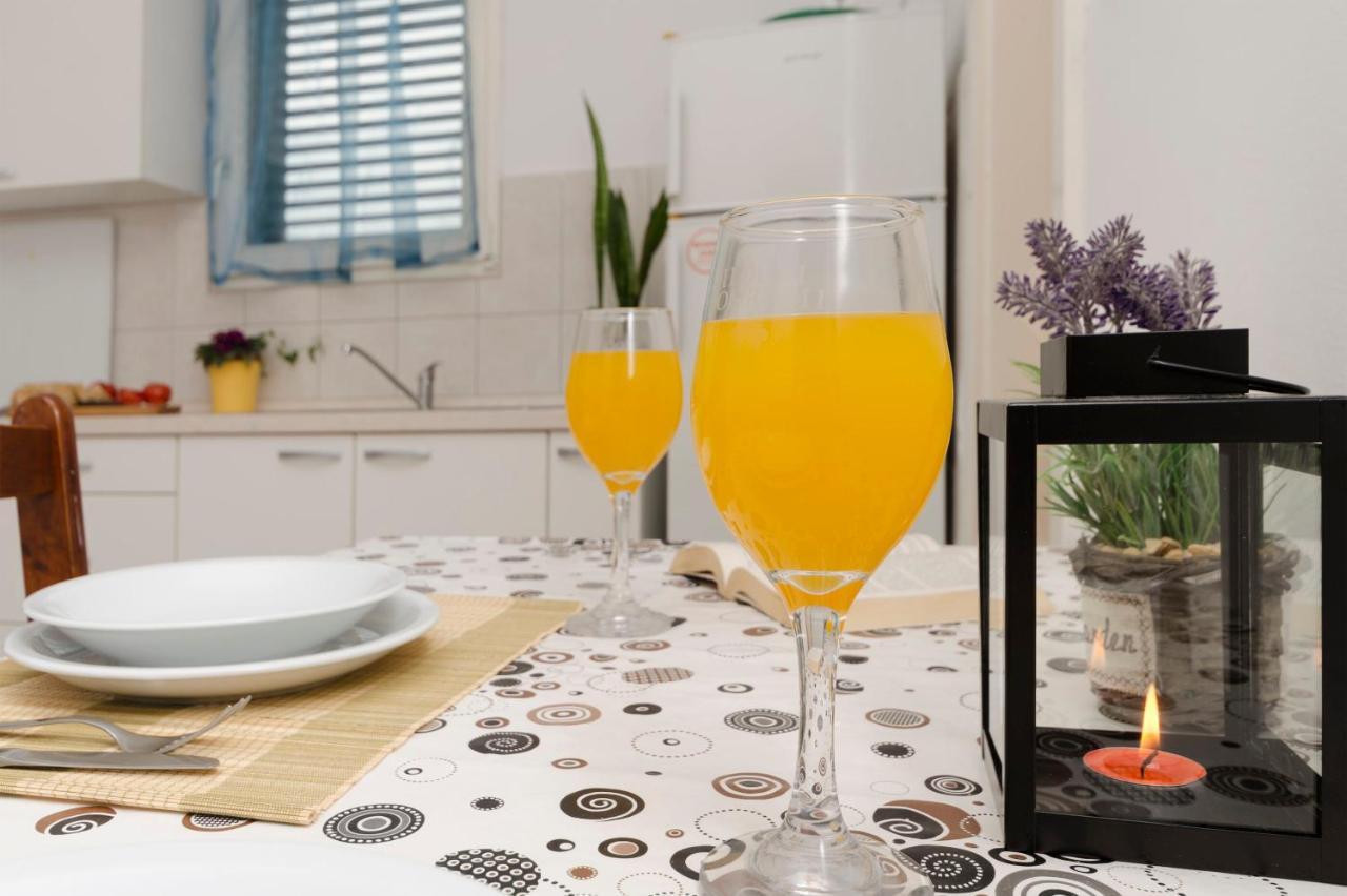 Apartments Ivana ムルテル エクステリア 写真